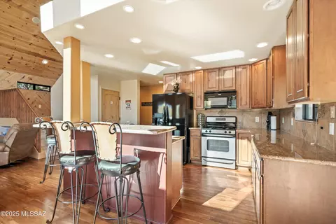 Kitchen - 11035 E Flicker Ln, Mount Lemmon, AZ 85619 photo 2 of 5