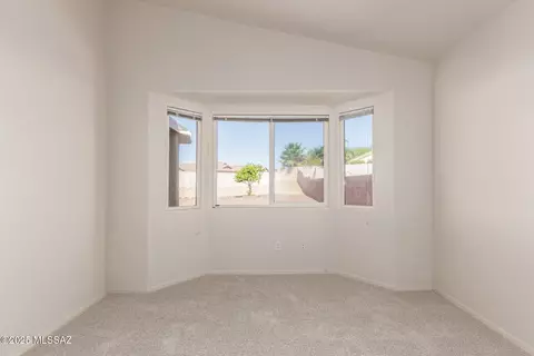 Living - 2537 E Chisel Ct, Oro Valley, AZ 85755 photo 3 of 3