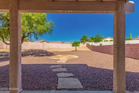 Exterior - 2537 E Chisel Ct, Oro Valley, AZ 85755 photo 7 of 7