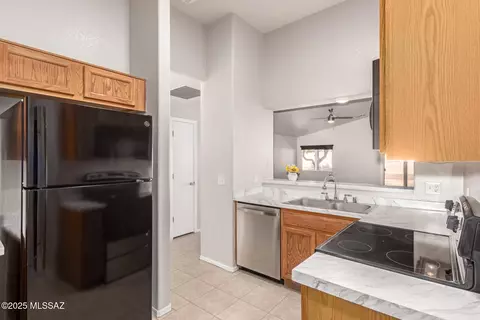 Kitchen - 2537 E Chisel Ct, Oro Valley, AZ 85755 photo 3 of 4