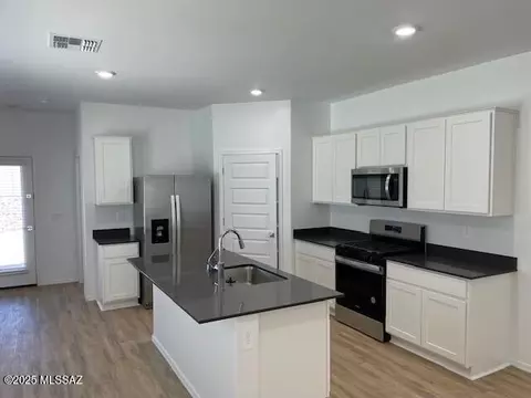 12227 E Patricia Ann Dr, Vail, AZ 85641