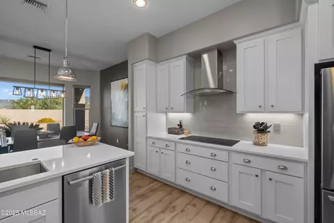 Kitchen - 8251 S Circle C Ranch Rd, Vail, AZ 85641 photo 4 of 5
