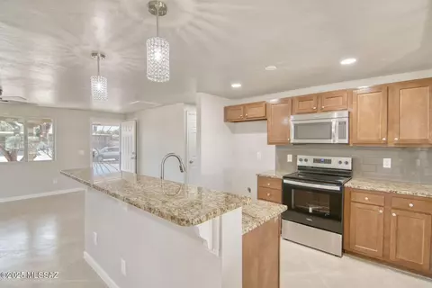 8549 E Rosewood St, Tucson, AZ 85710