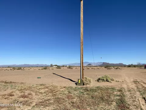 7320 N Razorback Rd, Tucson, AZ 85743