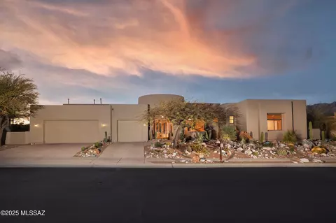 7541 E Crested Saguaro Pl, Tucson, AZ 85750