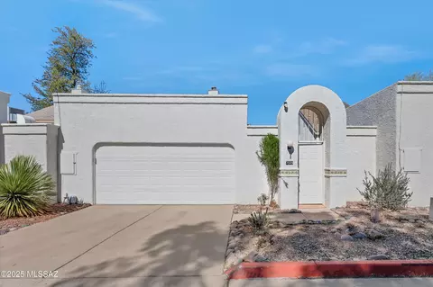 7535 E Beach Dr, Tucson, AZ 85715