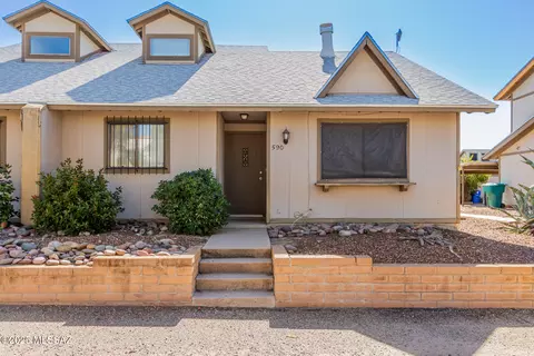 590 W Redondo Dr, Tucson, AZ 85705