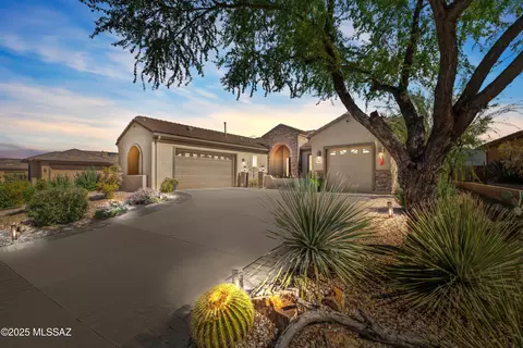 5811 S Atascosa Peak Dr, Green Valley, AZ 85622
