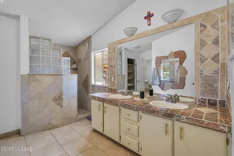 Bath - 1550 W Eagle Way, Amado, AZ 85645 photo 3 of 3