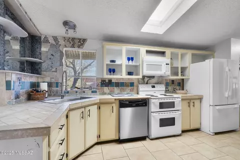 Kitchen - 1550 W Eagle Way, Amado, AZ 85645 photo 5 of 5