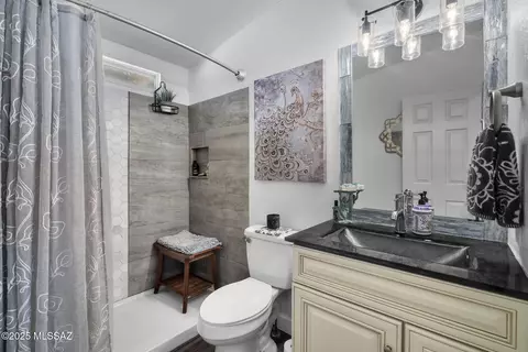 Bath - 1550 W Eagle Way, Amado, AZ 85645 photo 2 of 3