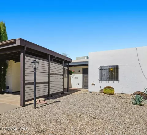 1373 S Desert Meadows Cir, Green Valley, AZ 85614