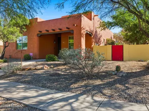 10380 E Roylstons Ln, Tucson, AZ 85747