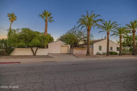 Exterior - 2001 E 8th St, Tucson, AZ 85719 photo 14 of 17