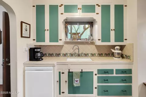 Kitchen - 2001 E 8th St, Tucson, AZ 85719 photo 1 of 4