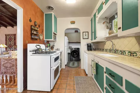 Kitchen - 2001 E 8th St, Tucson, AZ 85719 photo 3 of 4
