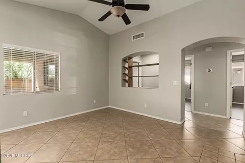 Living - 9494 E Paseo Del Parque, Tucson, AZ 85747 photo 2 of 6