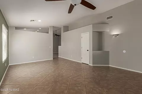 Living - 9494 E Paseo Del Parque, Tucson, AZ 85747 photo 6 of 6