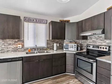 Kitchen - 9048 E Orchid Vine Dr, Tucson, AZ 85747 photo 4 of 4