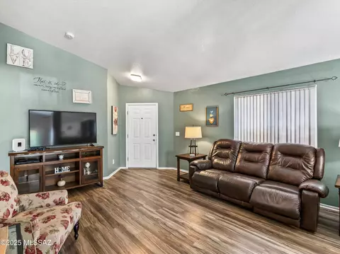 Living - 9048 E Orchid Vine Dr, Tucson, AZ 85747 photo 2 of 4