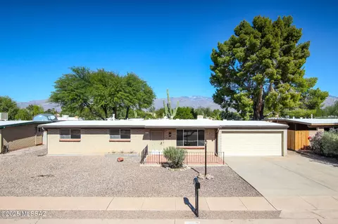 8111 E Helen St, Tucson, AZ 85715