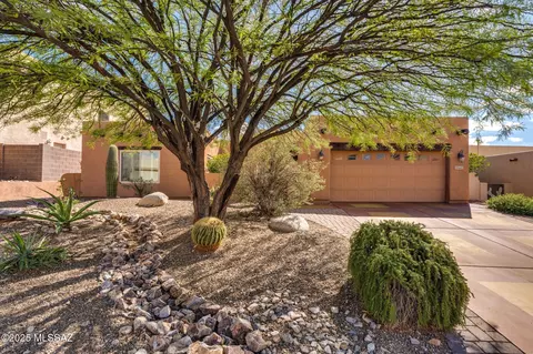 39645 S Horse Run Dr, Tucson, AZ 85739