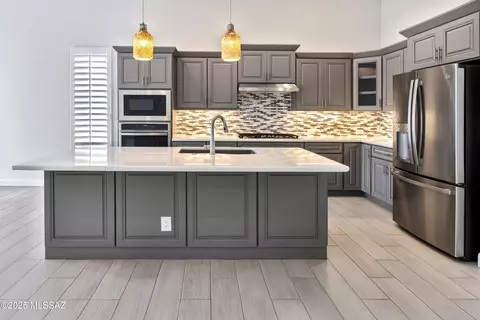 Kitchen - 59799 E Juniper Rd, Oracle, AZ 85623 photo 2 of 2