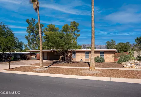 8371 E Vicksburg St, Tucson, AZ 85710