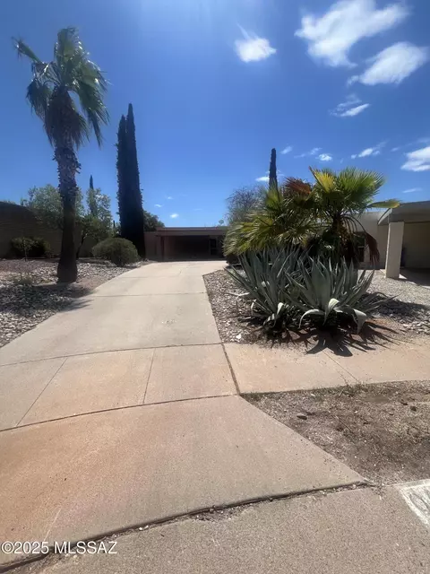 9010 E Berkshire Pl, Tucson, AZ 85710