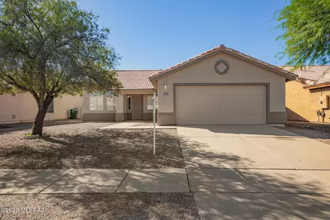 9041 N Shadow Rock Dr, Tucson, AZ 85743