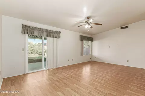 Living - 7973 S Teaberry Ave, Tucson, AZ 85747 photo 4 of 5