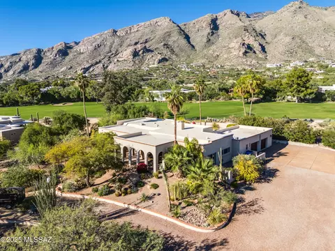 5305 E Gleneagles Dr, Tucson, AZ 85718