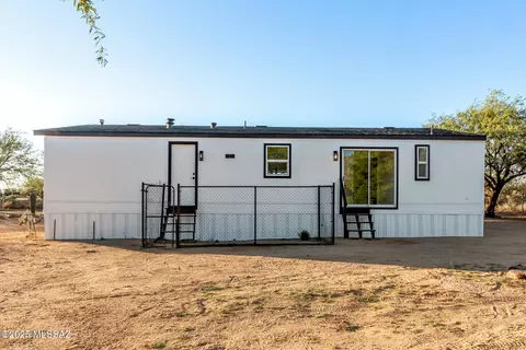 4091 E Swallowtail Ln, Tucson, AZ 85739 photo 2