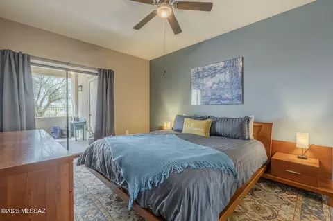 2550 E River Rd #105, Tucson, AZ 85718
