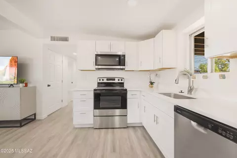 5202 E 24th St, Tucson, AZ 85711 photo 3