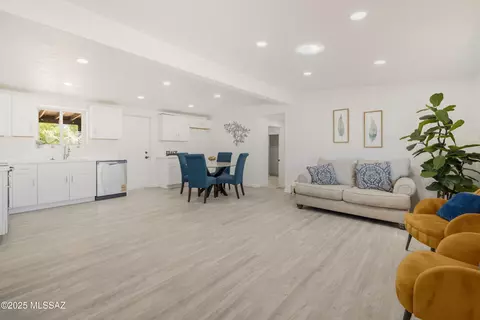 5202 E 24th St, Tucson, AZ 85711