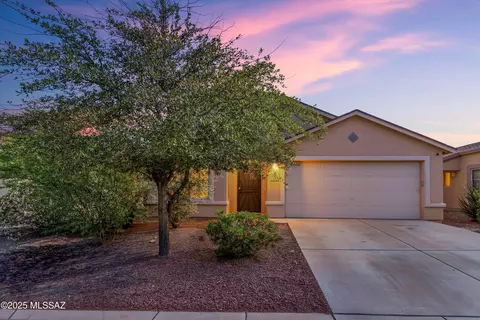 8289 S Bainbridge Rd, Tucson, AZ 85747