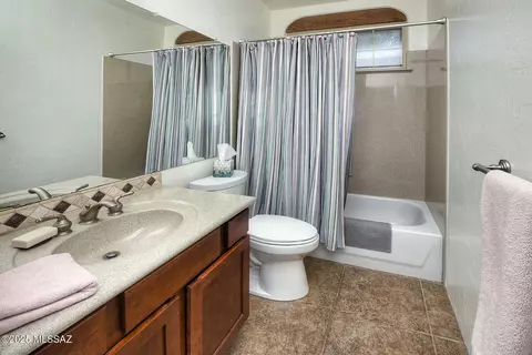 Bath - 2425 N Cavalry Trl, Tucson, AZ 85749 photo 3 of 4