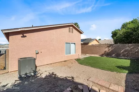 Exterior - 8838 E Mountain Spring Dr, Tucson, AZ 85747 photo 5 of 5