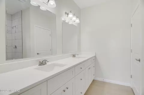 Bath - 441 N Vail View Rd, Vail, AZ 85641 photo 2 of 3