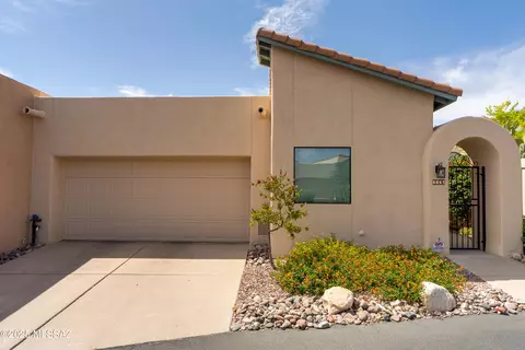 6061 N Tocito Pl, Tucson, AZ 85718