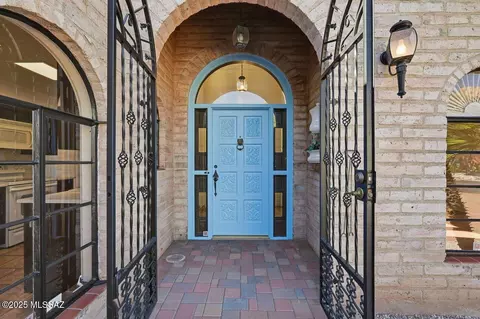 4730 E Apple Valley Dr, Tucson, AZ 85718