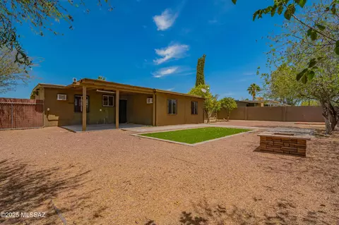 Exterior - 2002 E Pinon Dr, Tucson, AZ 85706 photo 2 of 7
