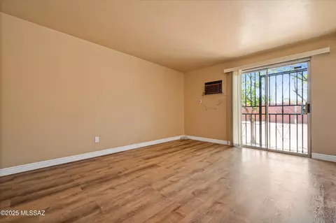 Living - 2002 E Pinon Dr, Tucson, AZ 85706 photo 7 of 8