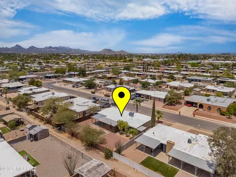 View/Area - 2002 E Pinon Dr, Tucson, AZ 85706 photo 3 of 3