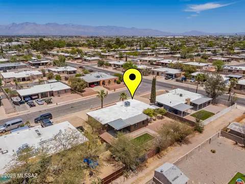 View/Area - 2002 E Pinon Dr, Tucson, AZ 85706 photo 2 of 3