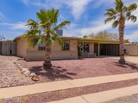 Exterior - 2002 E Pinon Dr, Tucson, AZ 85706 photo 1 of 7