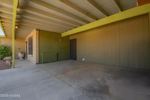 Exterior - 2002 E Pinon Dr, Tucson, AZ 85706 photo 5 of 7