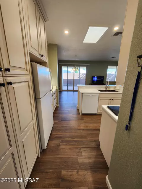 Kitchen - 7349 E Maritime Dr, Tucson, AZ 85756 photo 5 of 5