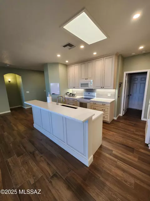Kitchen - 7349 E Maritime Dr, Tucson, AZ 85756 photo 1 of 5